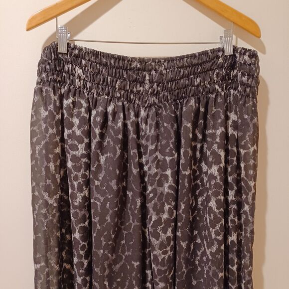 Norma Kamali Black and Gray Leopard Print Joggers - Picture 2 of 7